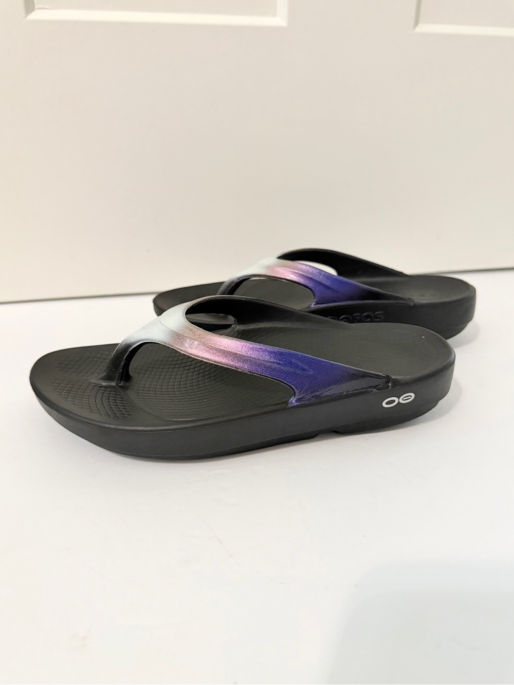 Oofos Oolala Luxe Flip-Flop Sandal Purple Calypso Comfort Recovery Women’s 6 37